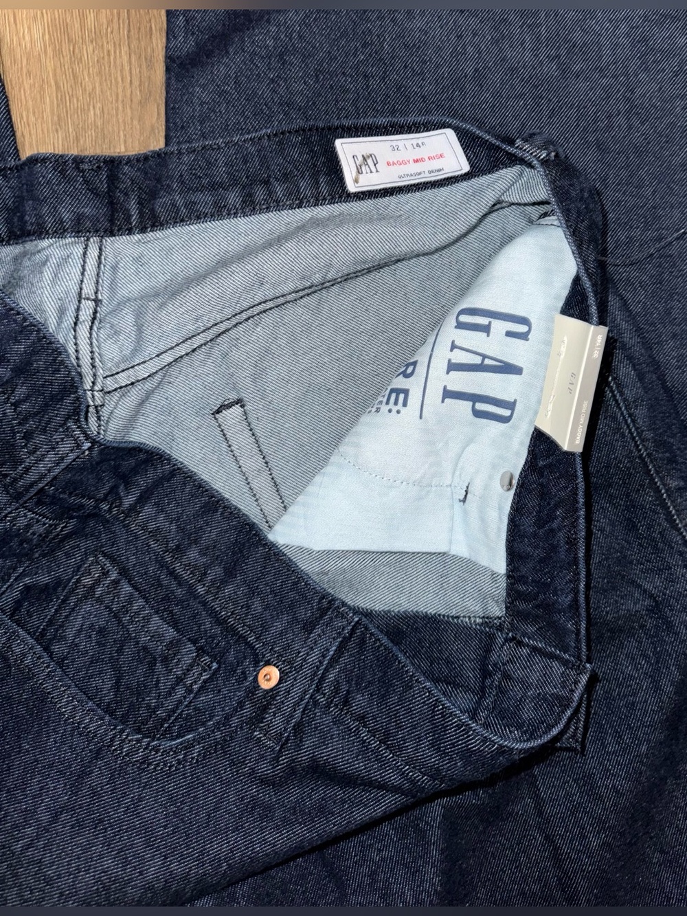 NWT GAP Women’s Baggy Dark Blue wide leg Jeans. Size 14R. - Picture 8 of 9